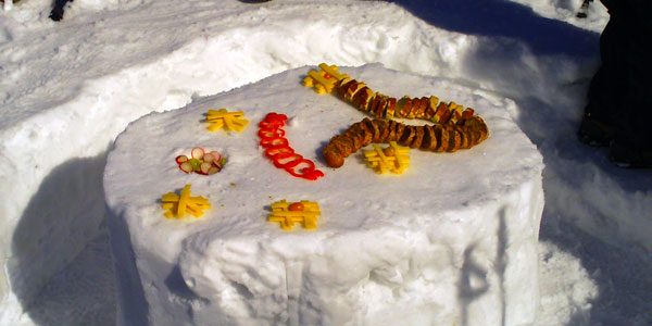 bewegend-schneeschuhwandern-sonnenuntergang.jpg